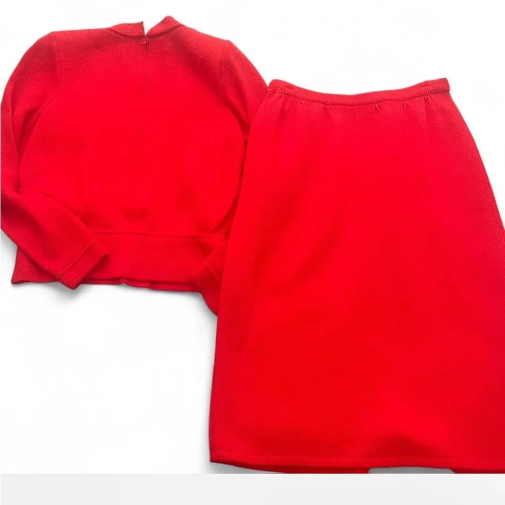 Vintage St. John knit Vibrant Red Skirt Set in good condition